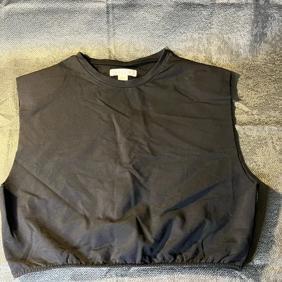 Revamped | Black Padded Sleeveless Crop Top | Size L - Picture 2 of 10